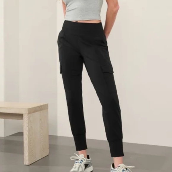 Athleta Black Cargo Joggers in XS - Picture 2 of 6
